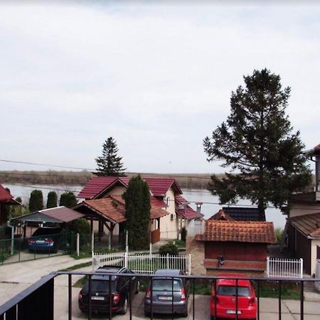 Prenociste Dunav Novi Banovci Dış mekan fotoğraf