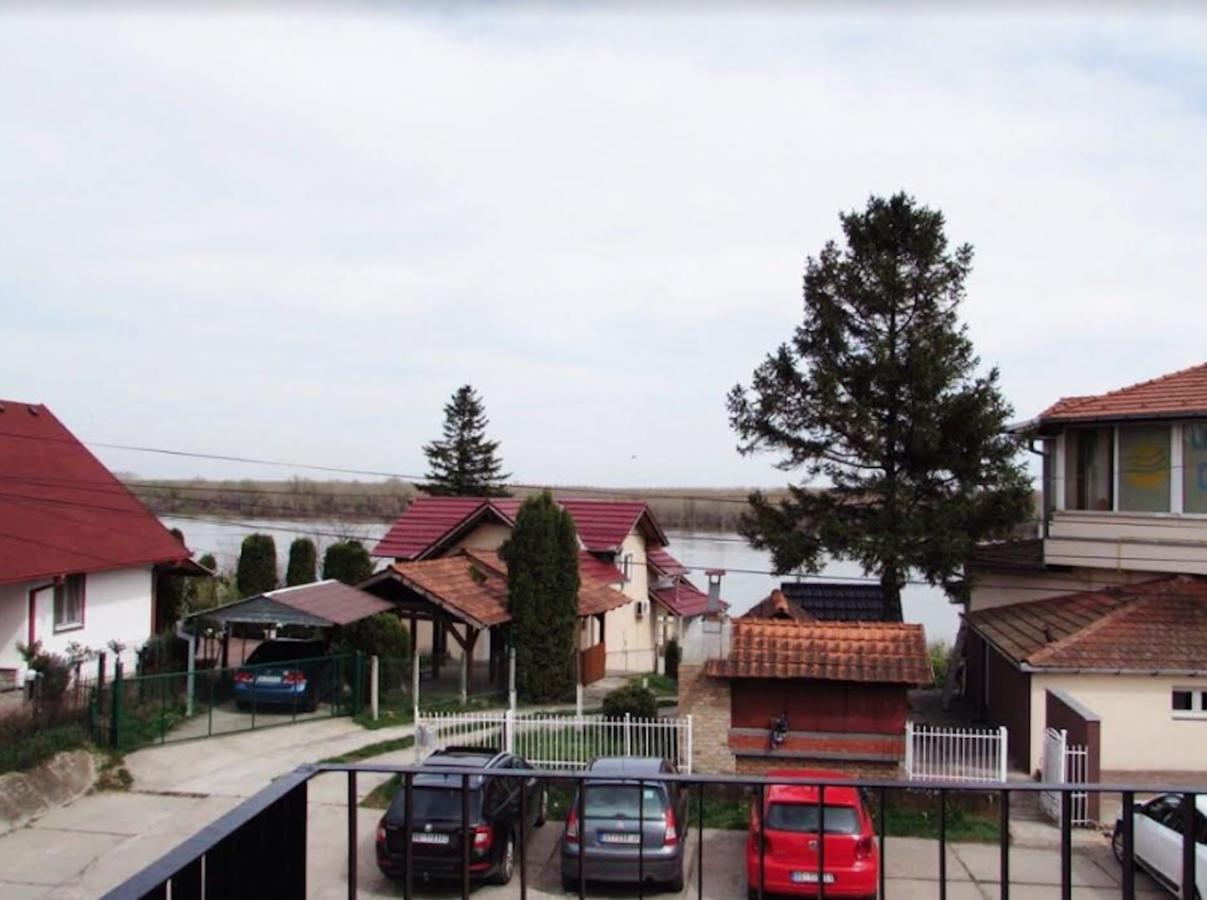 Prenociste Dunav Novi Banovci Dış mekan fotoğraf